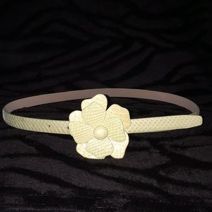 Genuine Learher Sz M lime green faux snkskn belt